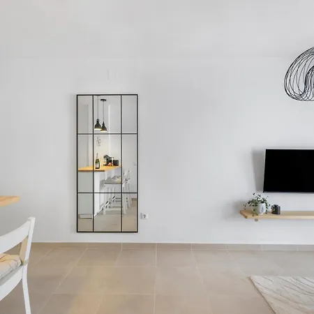 1bdr 150m From Sea With Workspace Appartement Torrevieja
