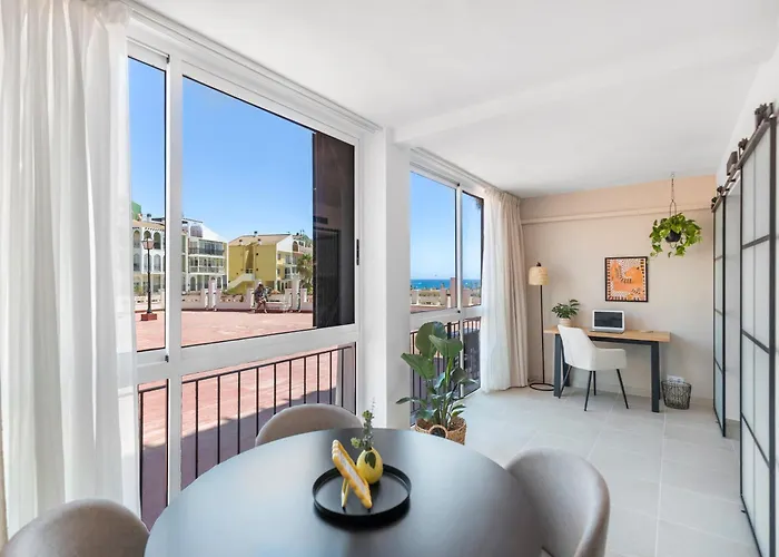 1bdr 150m From Sea With Workspace Apartment *