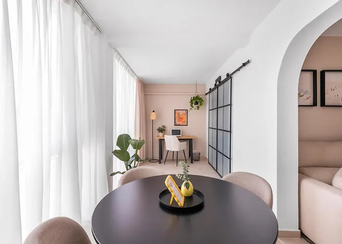 1bdr 150m From Sea With Workspace Apartment *