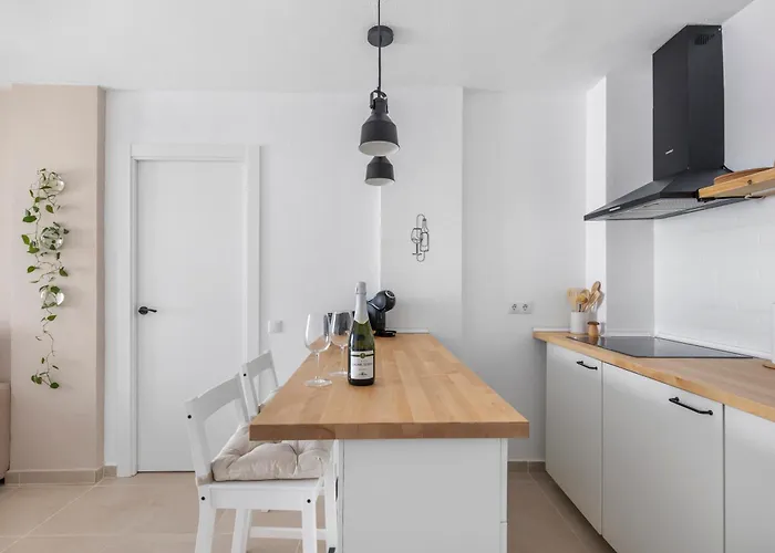 1bdr 150m From Sea With Workspace Apartment