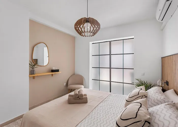 1bdr 150m From Sea With Workspace Apartment *