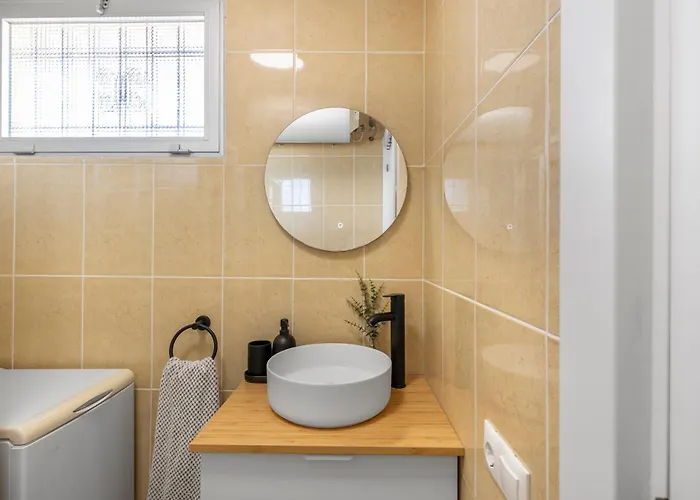 1bdr 150m From Sea With Workspace Apartment