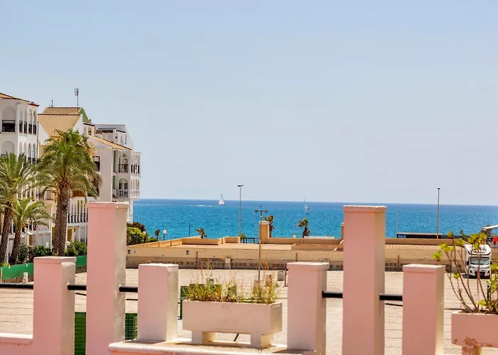 1bdr 150m From Sea With Workspace Apartment