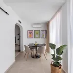 1bdr 150m From Sea With Workspace Apartman *