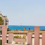1bdr 150m From Sea With Workspace Apartman