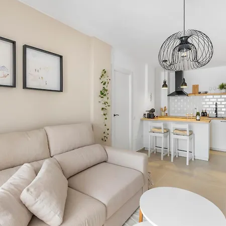 1bdr 150m From Sea With Workspace Торевьиа